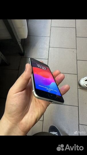 iPhone SE (2020), 64 ГБ