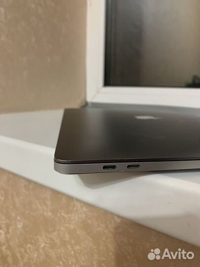 Macbook pro 15 2017 i7 16gb A1707