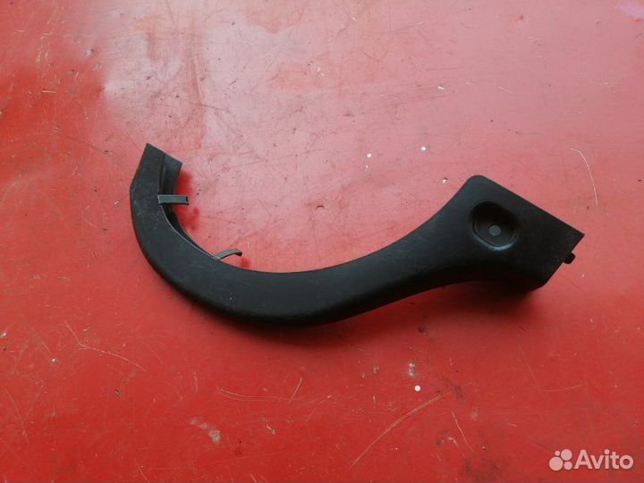 Накладка петли багажника левая Mercedes Benz