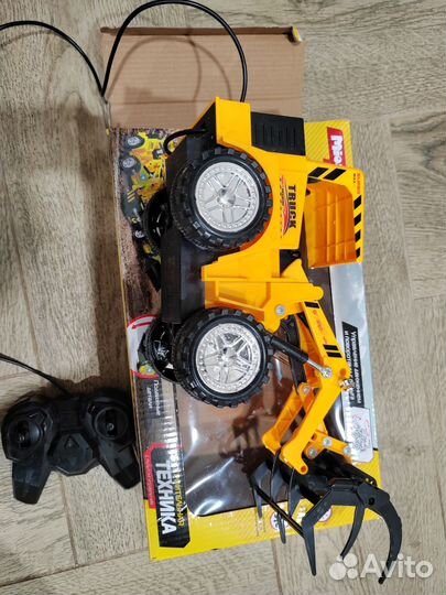 Машинка с пультом управления