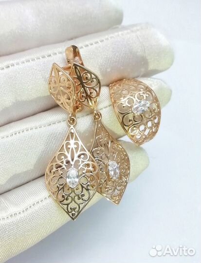 Комплект: золотые золотые серьги и кольцо 6,68 гра