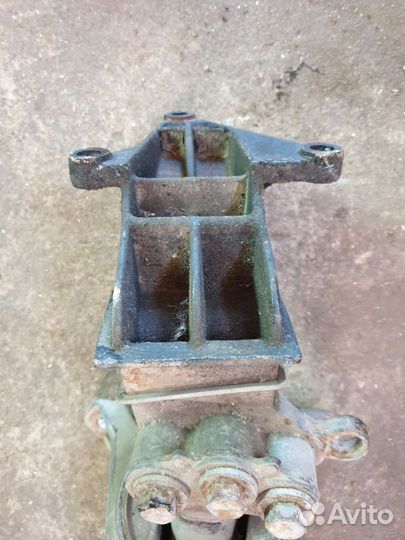 Кронштейн двигателя Opel Astra, Meriva