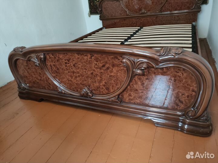 Спальный гарнитур 