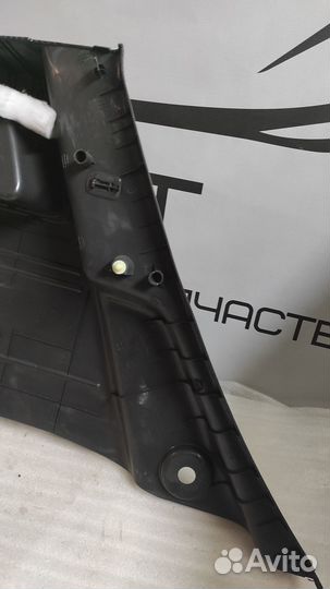 Обшивка багажника правая Hyundai Getz