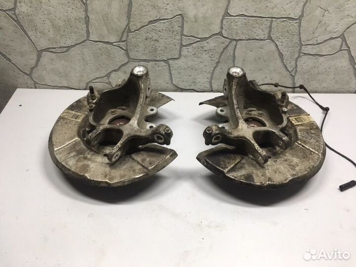 Цапфа задняя правая Bmw 7-Seria F02 4.4 10