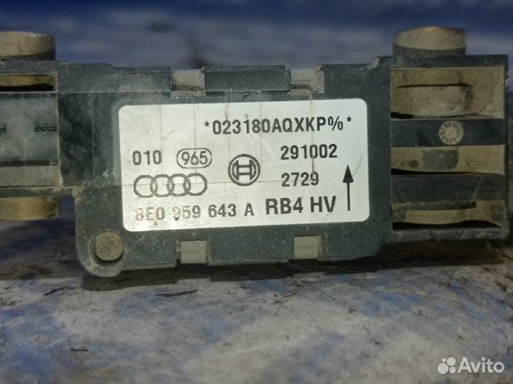 Датчик удара Audi A4B6 седан BFB 2003