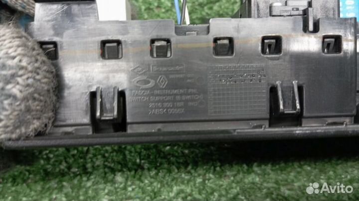 Блок кнопок Renault Fluence