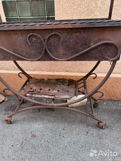 Мангал с крышей