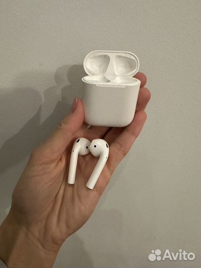 Беспроводные наушники airpods