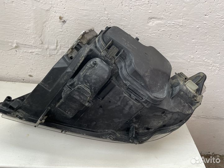 Фара правая на bmw e90