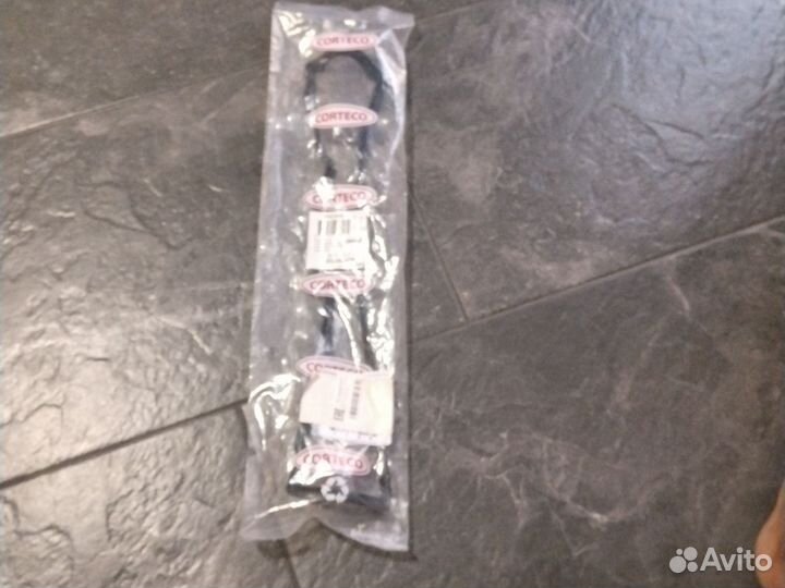 Прокладка под крышку клапанов на рено лагуну 1