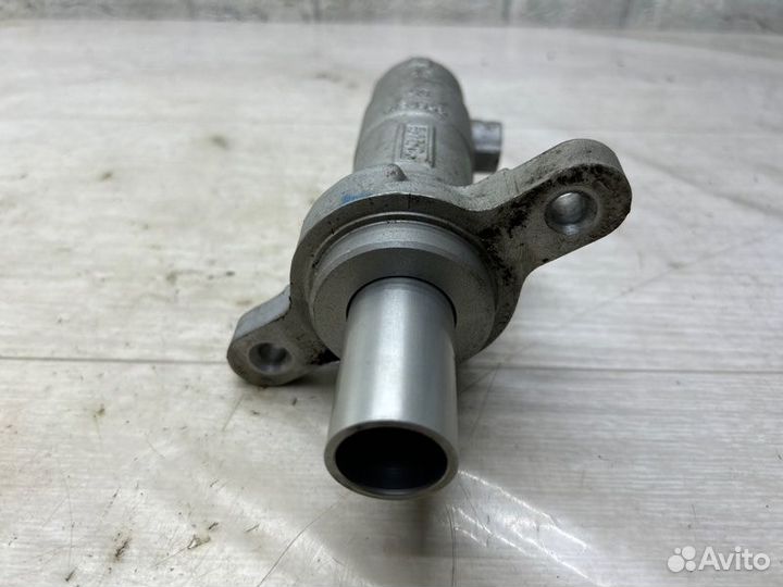 Главный тормозной цилиндр Ford Transit 8