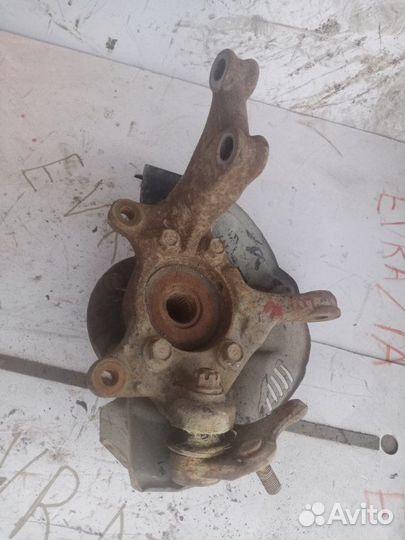 Поворотный кулак перед правый Toyota corolla e150