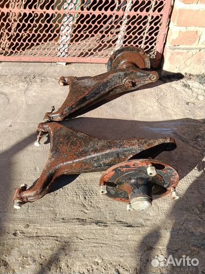 Ступицы от легкового прицепа скиф