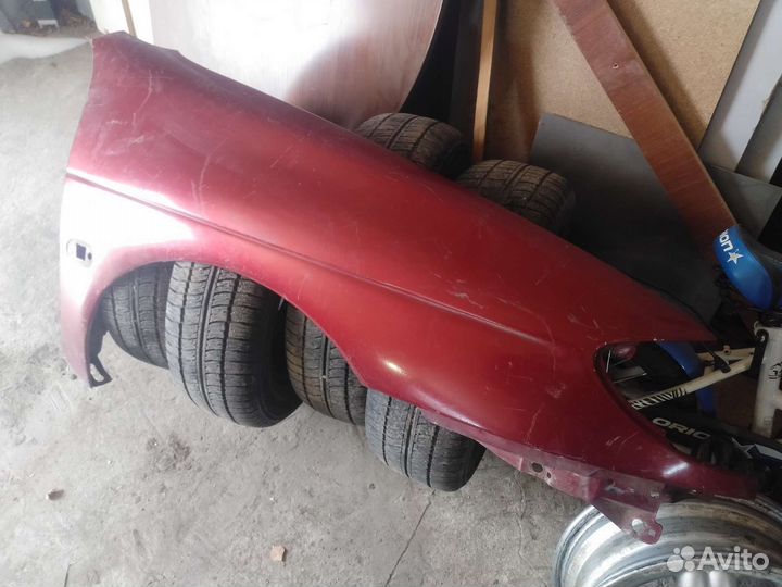 Крыло переднее Рено Меган 1