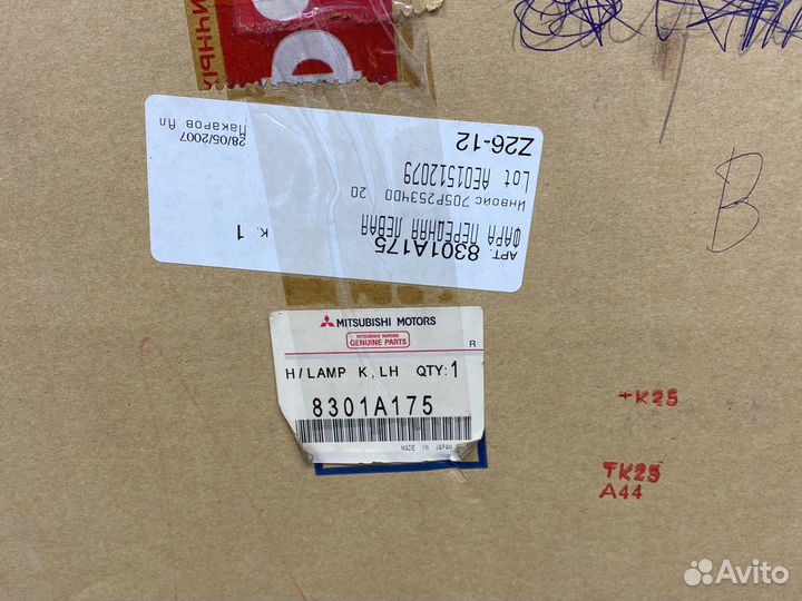 Фара левая Митцубиси Аутлендер 1