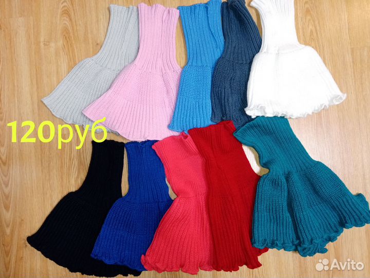 Манишки, шарфы, снуды новые