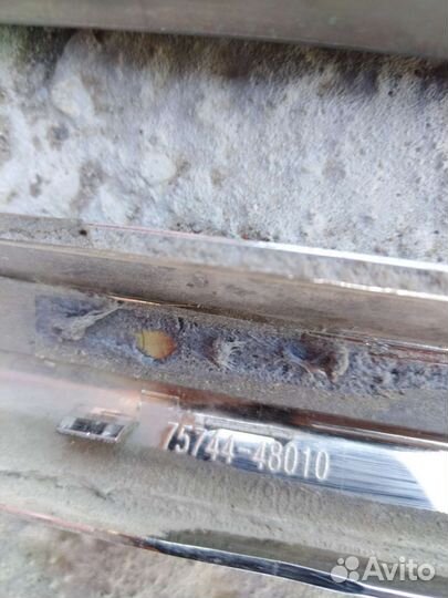 Молдинг двери Toyota Highlander II 2007-2013