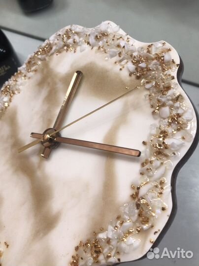 Часы ручной работы