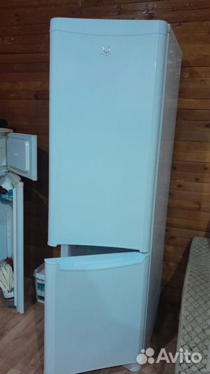 Холодильник indesit