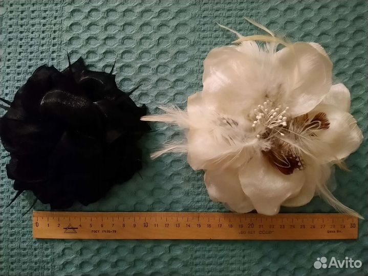 Брошь цветок