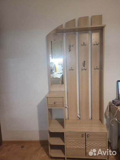 Вешалка в прихожую с обувницей