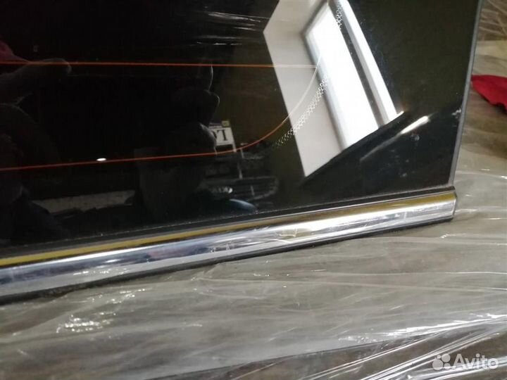 Стекло кузовное глухое правое toyota Land Cruise