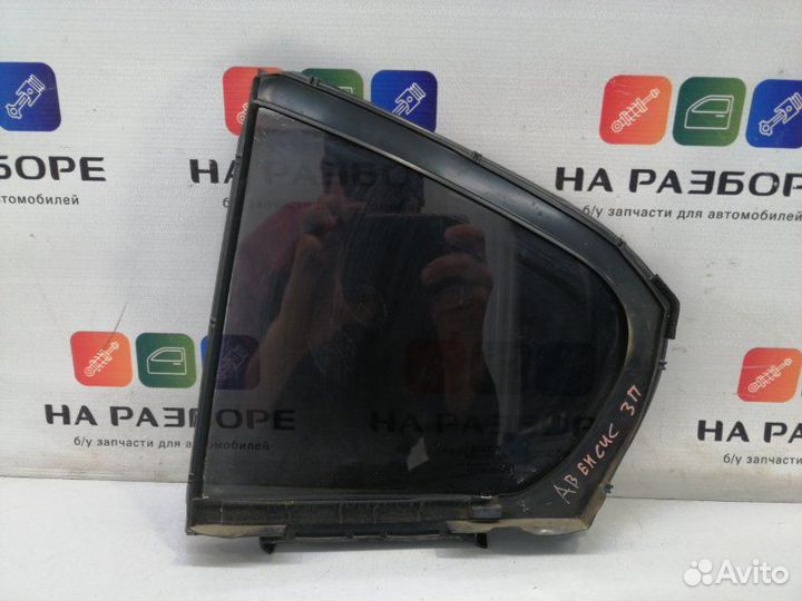 Форточка двери задняя правая Toyota Avensis T270