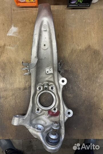 Кулак передний правый BMW G30 G31