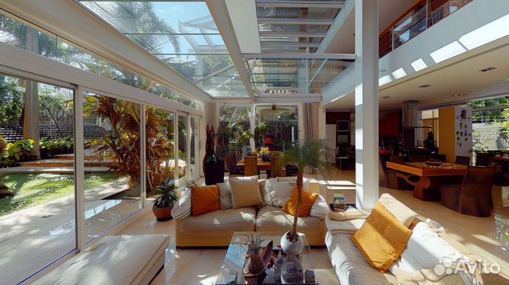 Стеклянный козырек