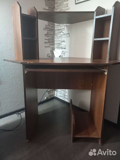 Компьютерный стол