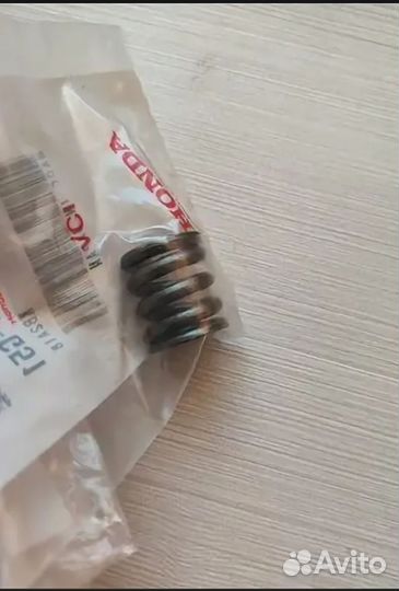 Прижимная втулка и пружина рулевой рейки