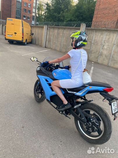 Электромотоцикл Kawasaki R3