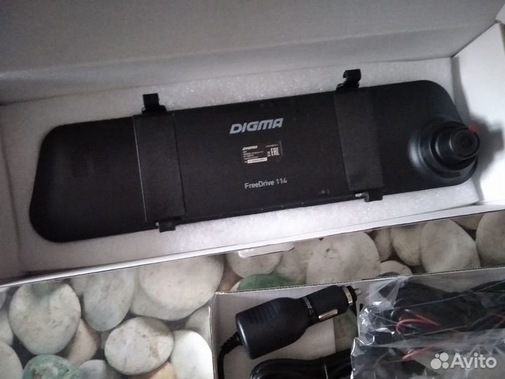 Фартовый Видеорегистратор Digma FreeDrive Mirror
