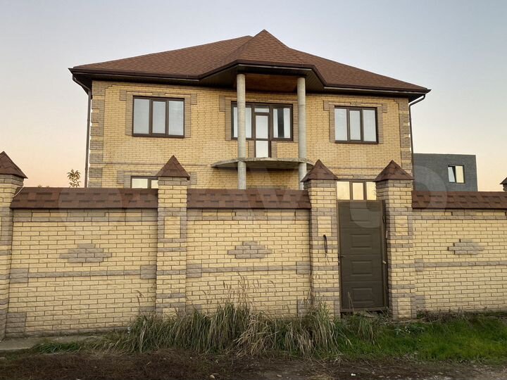 Дом 240 м² на участке 6 сот.