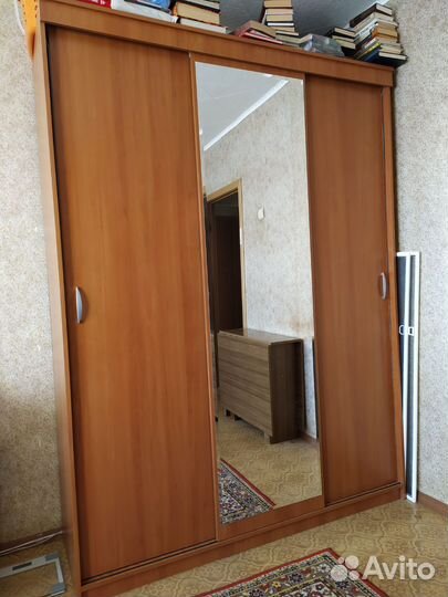 Шкаф купе с зеркалом