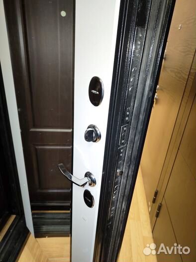 Дверь с терморазрывом и зеркалом Изотерма