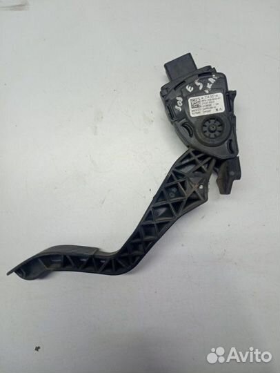 Электронная педаль газа Peugeot 308