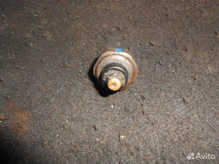 Датчик давления масла Daihatsu Charade G203S(95-0