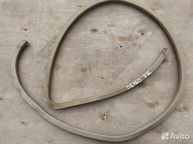 Уплотнительная резинка передняя правая Mazda Demio