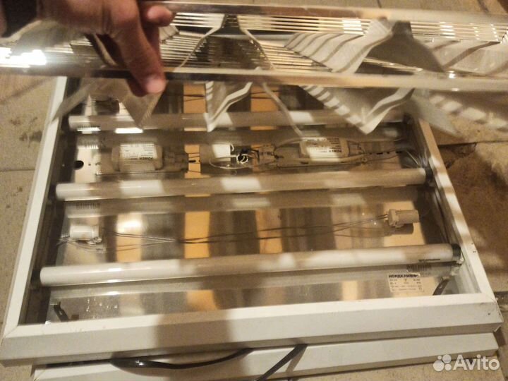 Светильник потолочный люминисцентный