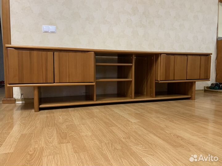 Тумба и полка под телевизор и технику