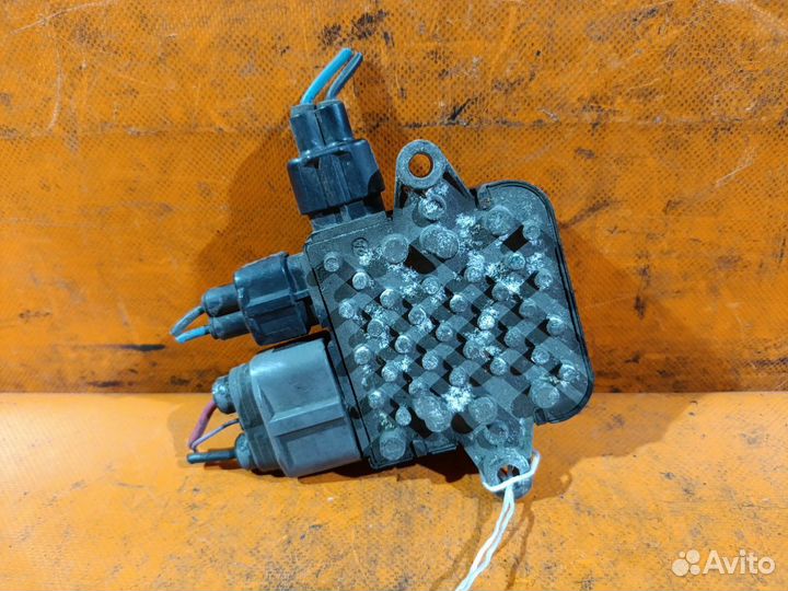 Блок управления вентилятором Nissan Skyline V36