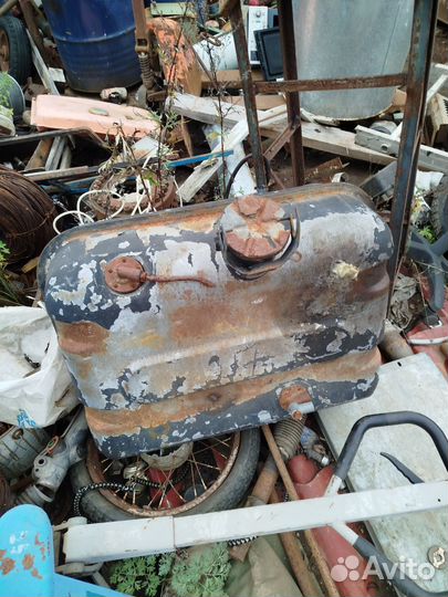 Бензобак на грузовик