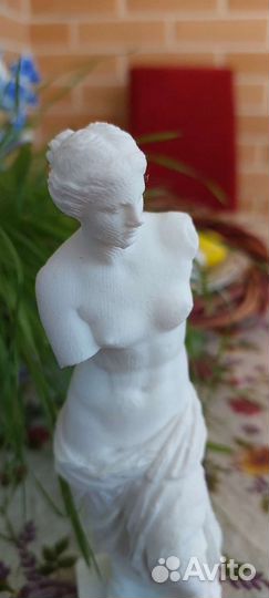 Статуэтка интерьерная Венера