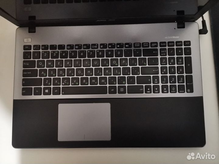 Ноутбук asus x550d