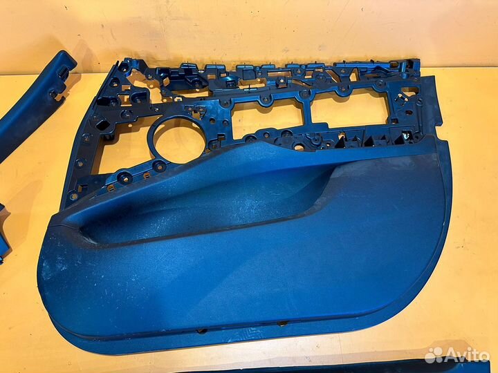 Обшивка двери передняя правая на BMW X4 G02