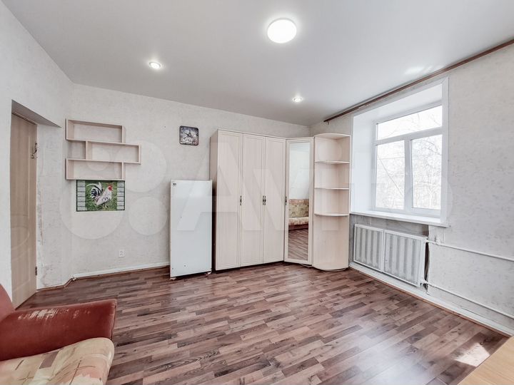 Комната 17 м² в 3-к., 2/2 эт.