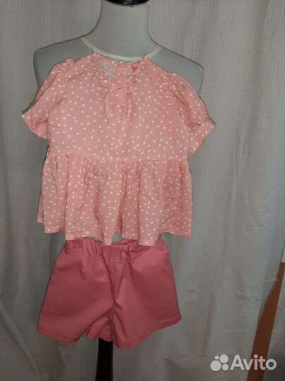 Костюм для девочки: блузка и шорты