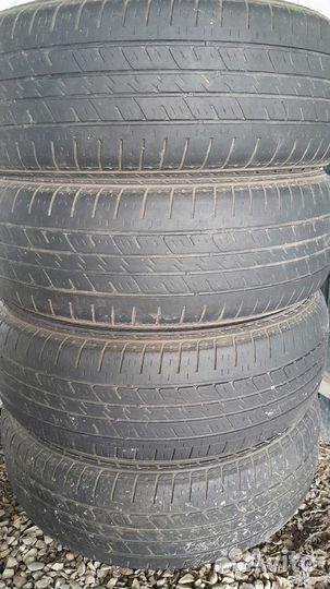 Kumho 722 235/65 R17 104B